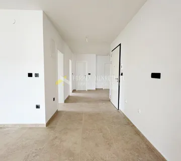 NOVI VINODOLSKI-STAN 90 m2 U NOVOGRADNJI 400 METARA OD MORA