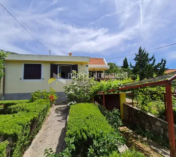 BARIĆ DRAGA - KUĆA U PRVOM REDU DO MORA - cover