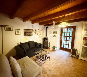Novi Vinodolski-Kuća U Centru Grada