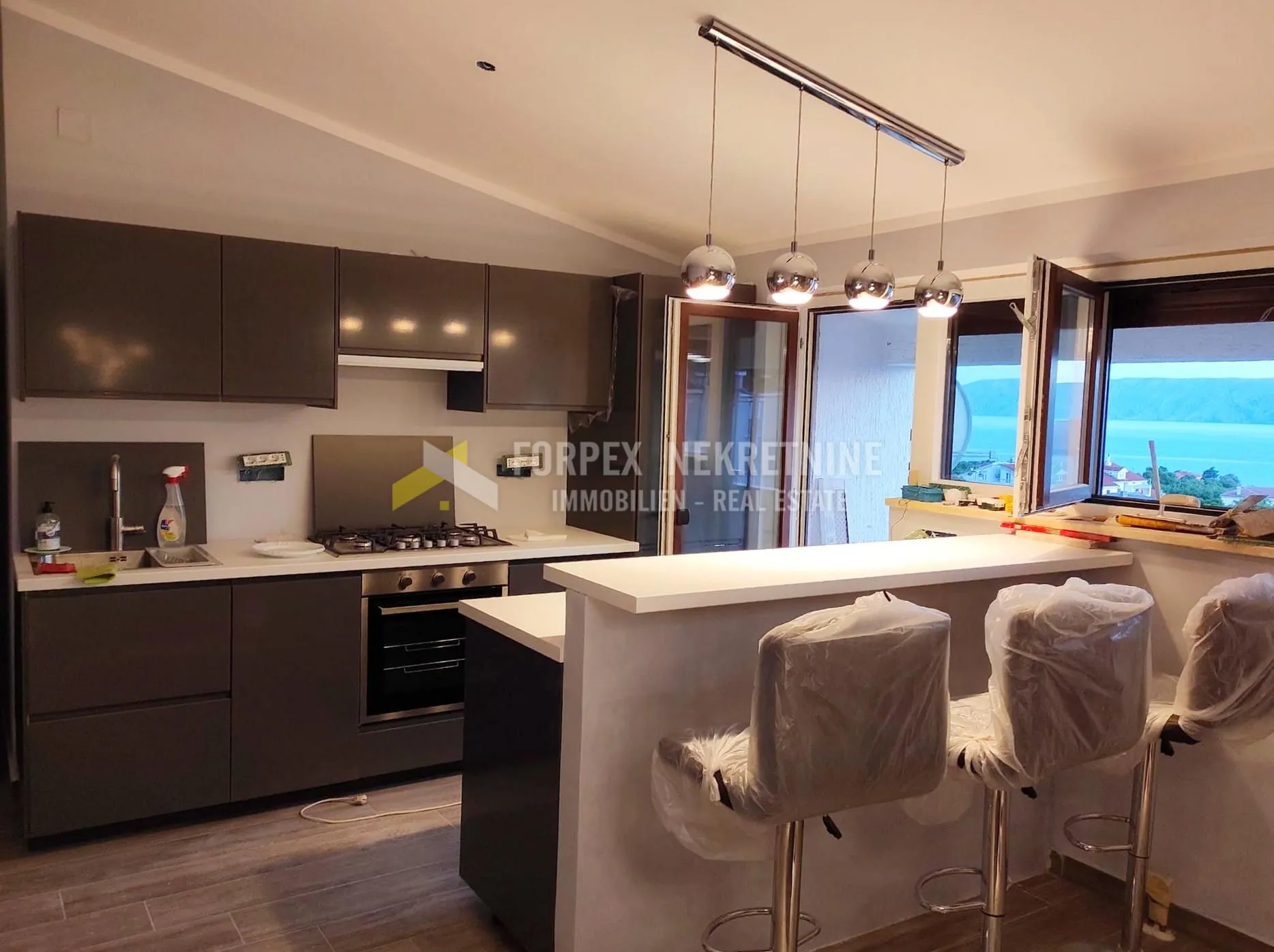 NOVI VINODOLSKI-STAN 66 m2 u CENTRU GRADA - cover