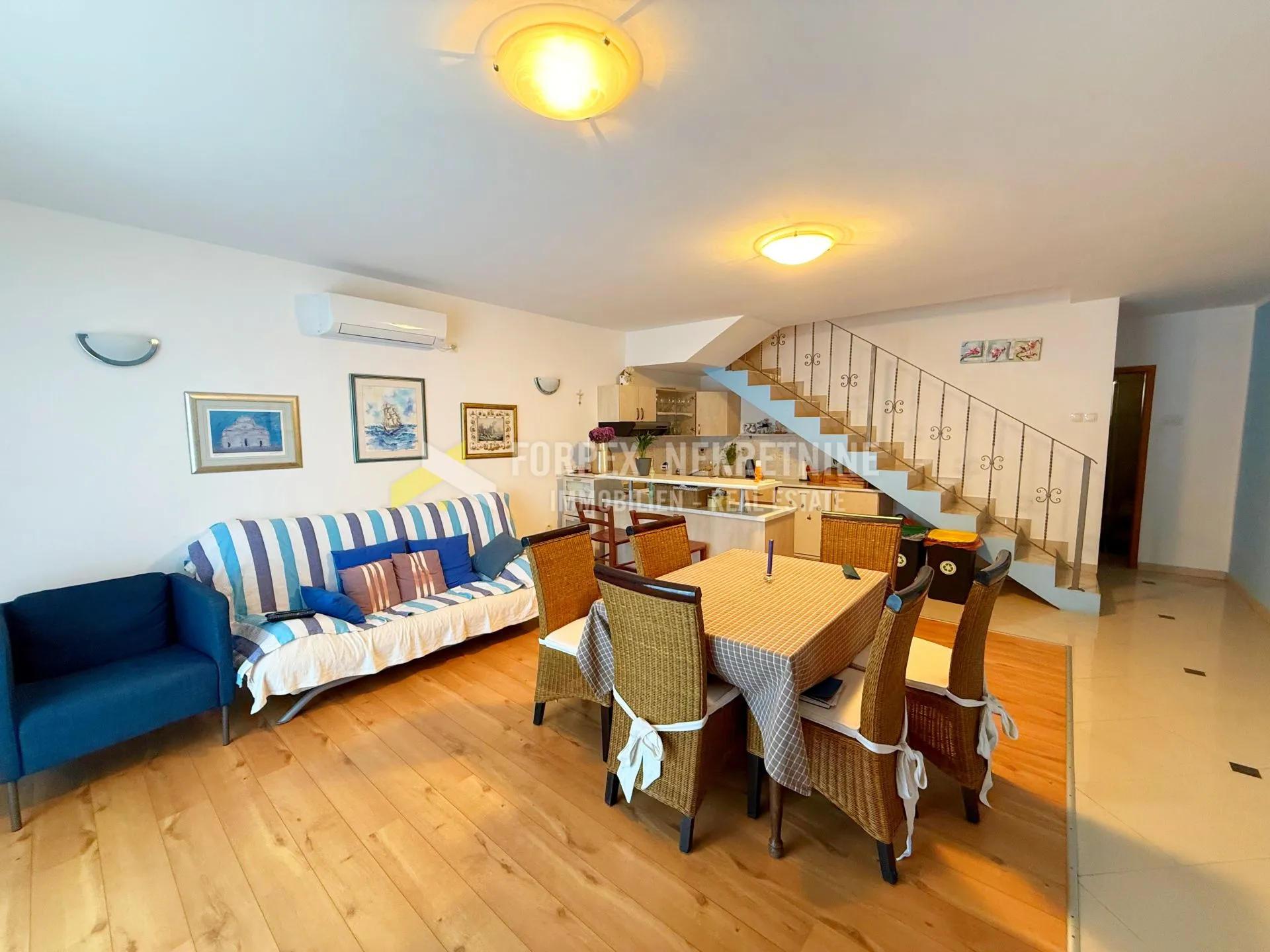 NOVI VINODOLSKI-DVOETAŽNI STAN 94 m2 - cover