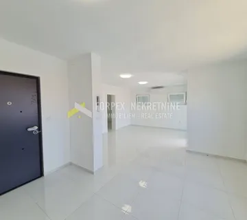 CRIKVENICA STAN 122 m2 U NOVOGRADNJI SA POGLEDOM NA MORE