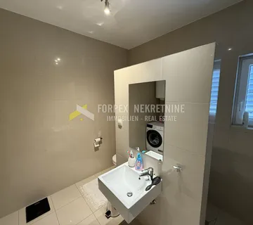 NOVI VINODOLSKI-STAN 1S+DB 150 METARA OD MORA - cover