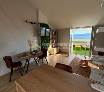 CRIKVENICA-STAN 45 m2 SA TERASOM I POGLEDOM NA MORE - cover