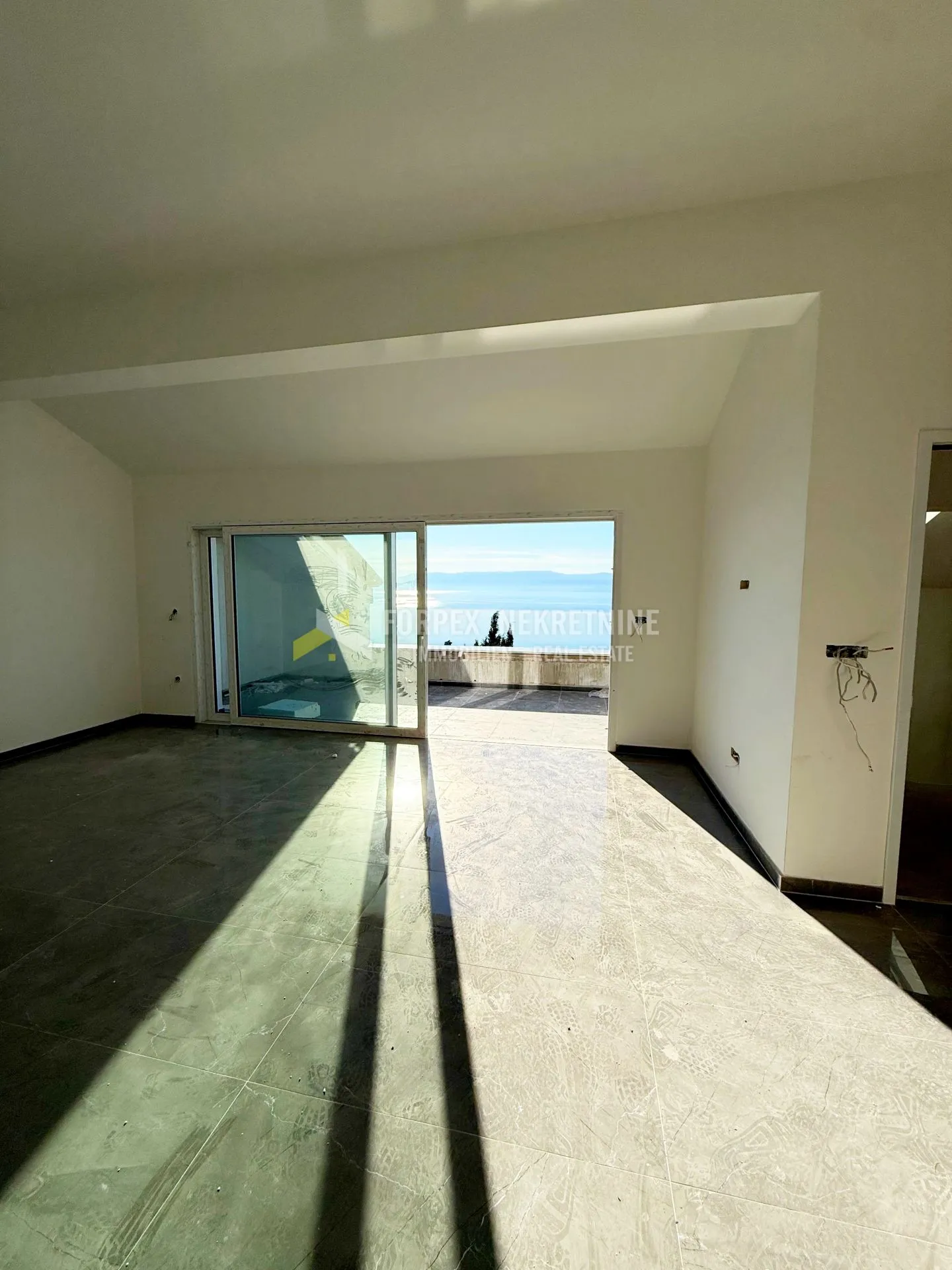 NOVI VINODOLSKI-STAN 72 m2 U NOVOGRADNJI SA POGLEDOM NA MORE - cover