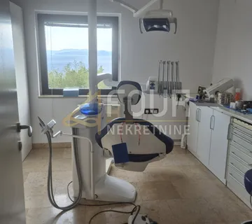 Rijeka, Kantrida, dvoetažni poslovni prostor, 98m2 - cover