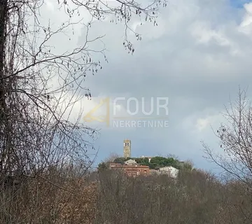 Istra, Grožnjan - okolica, kuća 600m2 za investiciju!