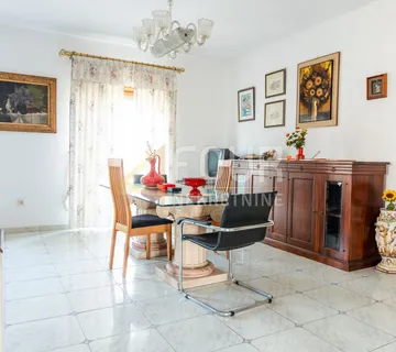 Rijeka, Belveder, 265.54m2, dvoetažni stan, garaža, okućnica - cover
