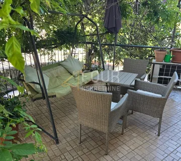 Opatija - centar, 80m2, stan 2s+db