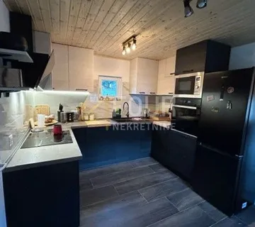 Crikveničko zaleđe, Tribalj, samostojeća kuća, 136m2, okućnica - Tribalj, Vinodolska općina