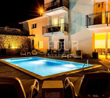 Opatija, Ika, vila s 2 stana + zasebni app, bazen - Ika, Opatija