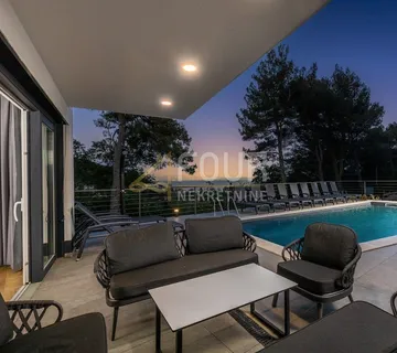 Mošćenička Draga, luksuzna novogradnja, 430m2, bazen, sauna, prostrana okućnica - cover