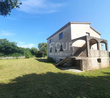 Istra, Ližnjan - okolica, samostojeća kuća s velikom okućnicom - cover