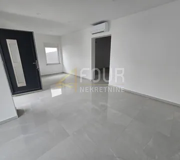 Crikvenica, 59.58m2, novogradnja, u naravi stan 2s+db - cover