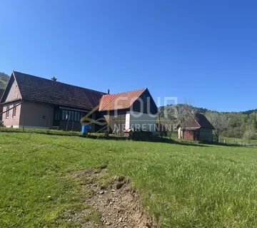 Gorski kotar, Mrkopalj, kuća + 3 gosp. objekta, garaža, velika okućnica