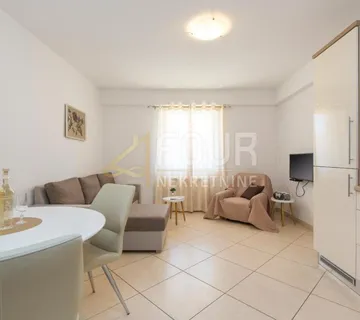 Istra, Buzet, kuća s 3 stana, izvrsna investicija!