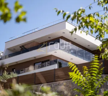Rijeka, Kantrida, penthouse 3s+db s krovnom terasom, 164.82m2