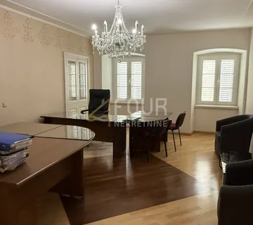 Rijeka, stan na Korzu, 136.17m2, balkon