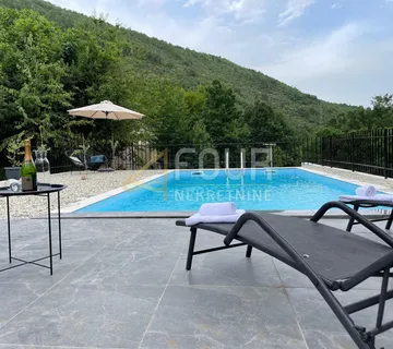 Mošćenička Draga, novogradnja, kuća s bazenom, pogled na more