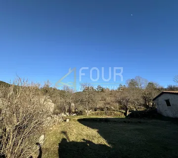 Istra, Buzet - okolica, kamena kuća u roh-bau izdanju - cover