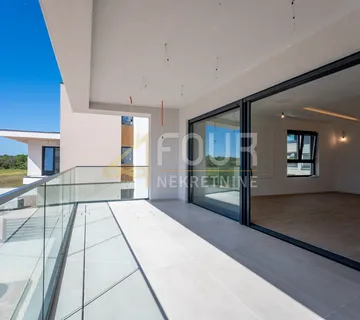 Istra, Pula - Štinjan, novogradnja, 132.36m2, 3s+db, balkon - Štinjan, Pula