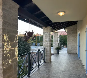 Istra, Barban - okolica, vila s bazenom, okućnica