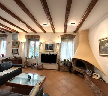 Rijeka, Zamet, 230m2, samostojeća kuća, konoba, garaža