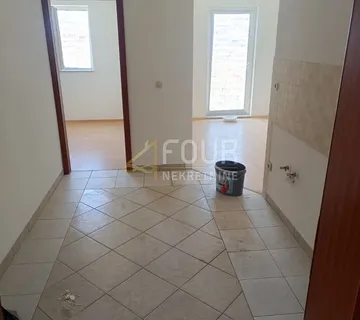 Otok Krk, Njivice, 78.70m2, u naravi 2 stana, terasa, pogled na more - Njivice, Omišalj