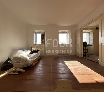 Kostrena, dvojna kuća - starina, 115m2 - Rožmanići, Kostrena