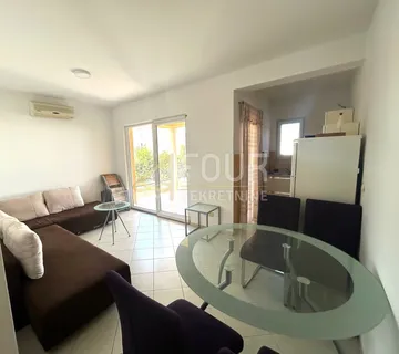 Otok Krk, Malinska, 56.20m2, 2s+db, terasa, okućnica - Malinska, Malinska-Dubašnica