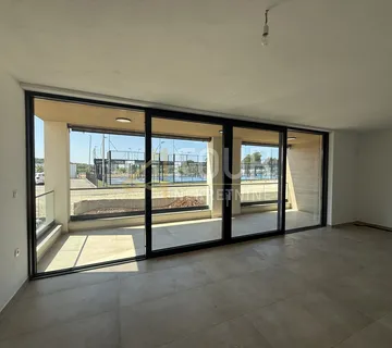 Istra, Pula, novogradnja, 2s+db, terasa