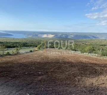 Istra, Labin - okolica, poljoprivredno zemljište 720m2
