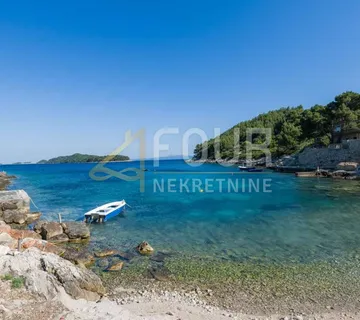 Otok Korčula, vila s bazenom - PRVI RED DO MORA ! - cover