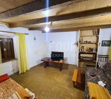 Otok Krk, Vrbnik, kamena kuća u nizu