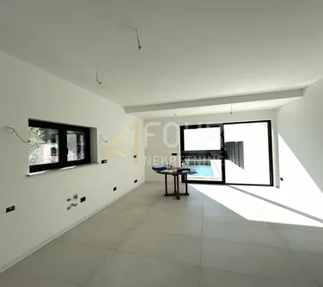 Istra, Poreč, 3s+db s bazenom - novogradnja