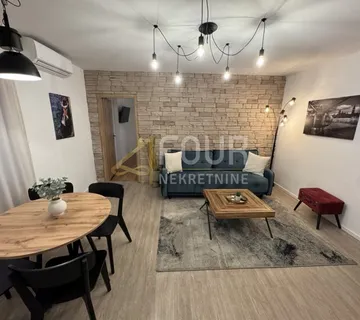 Rijeka, Centar - strogi, 81.18m2, u naravi 2 stana tik uz Korzo