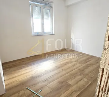 Hreljin, moderna novogradnja, 2s+db, stan s okućnicom - Hreljin, Bakar
