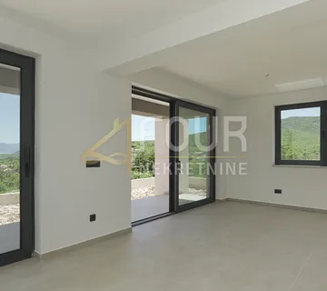 Otok Krk, Vrbnik, novogradnja, 111.30m2, 2s+db, terasa, okućnica i bazen