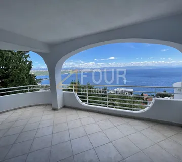 Opatija, 281.14m2, dvoetažni stan, parking, blizina mora - cover