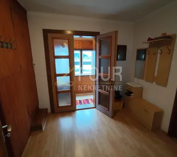 Gorski kotar, Mrkopalj, kuća s velikim zemljištem