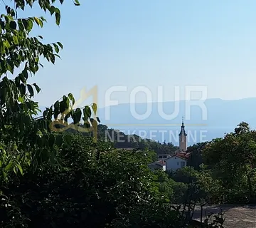 Rijeka, Trsat, etaža, 65.04m2, 2s+db, balkon + terasa, okućnica