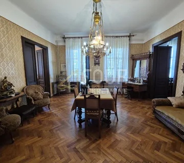 Rijeka, Bulevard, izvrsna etaža 172.27m2 nadomak centra!