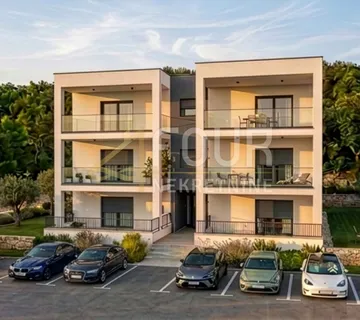 Viškovo, novogradnja, 75.99m2, 2s+db, terasa i pogled na more, SAMO KOD NAS!