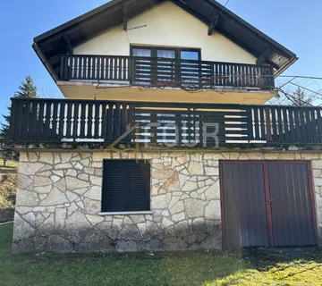 Ogulin - okolica, samostojeća kuća s garažom, 102m2