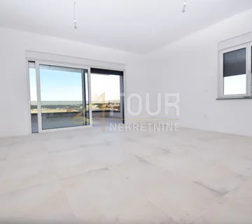 Istra, Banjole, novogradnja, 100m2, 3s+db, terasa - cover