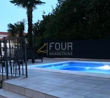 Opatija, moderan studio apartman u prekrasnoj vili sa zajedničkim bazenom - cover