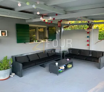 Istra, Gračišće, nova samostojeća kuća 303m2, velika okućnica!