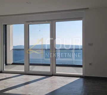 Crikvenica, 2s+db, 62.27m2, terasa, pogled na more