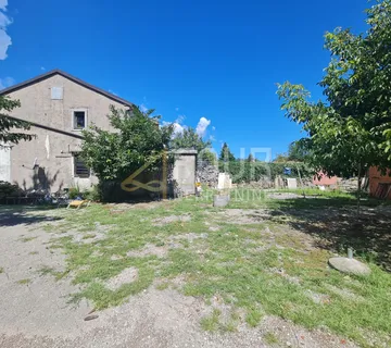 Matulji okolica, kuća na parceli 7.722m2, prepuna potencijala i za poslovnu namjenu