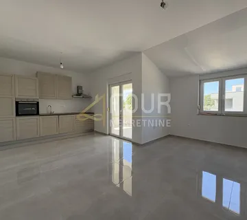 Istra, Šišan, novogradnja, 214m2, kuća s 2 stana + pomoćni objekt - cover